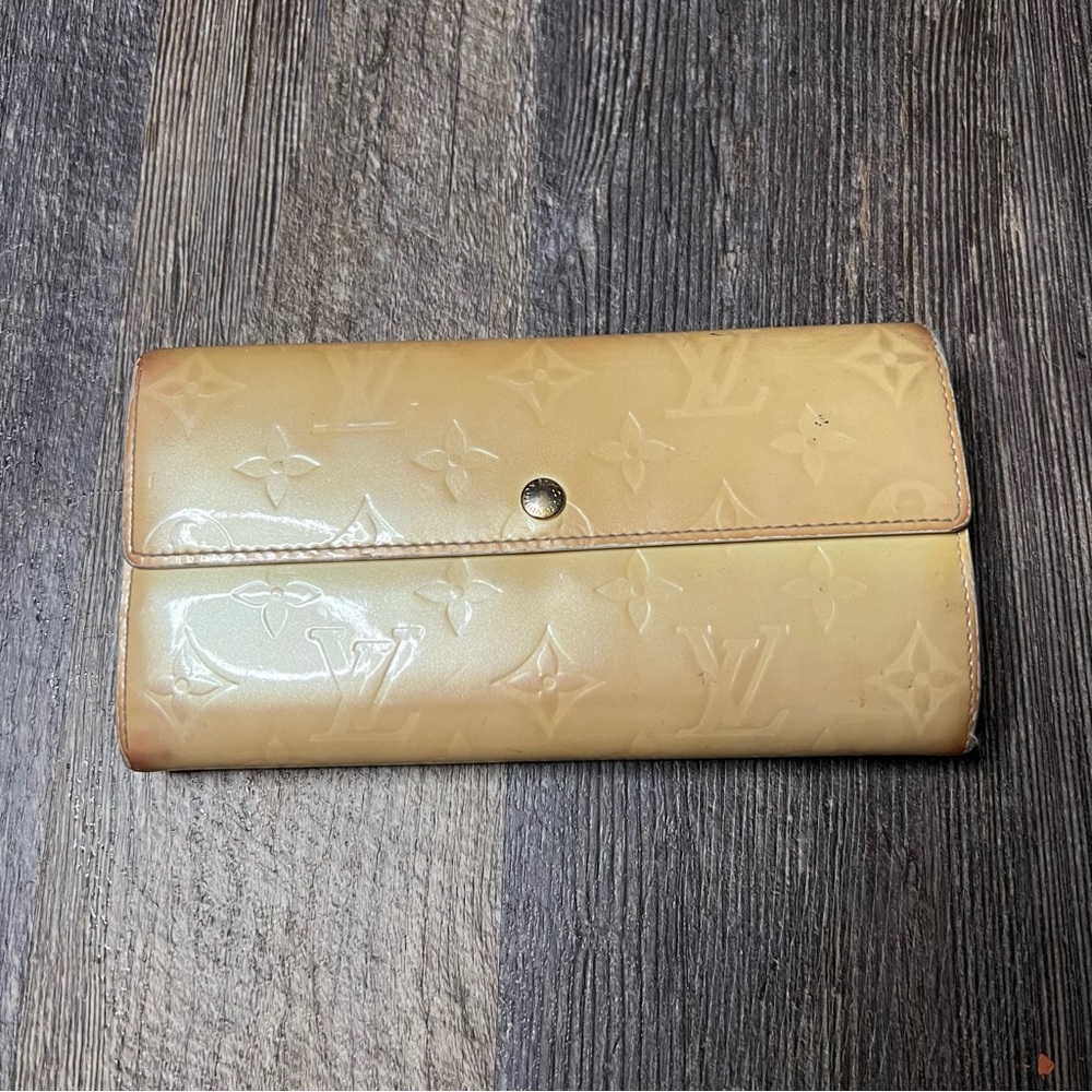 Vintage personalized Louis Vuitton International Wallet 🌸